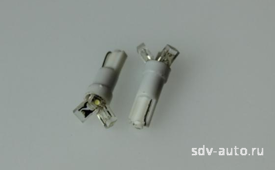 900283 T5-03 (3LED) W1_2W Base_W2_0x4_6d  WHITE 12 Volt ()