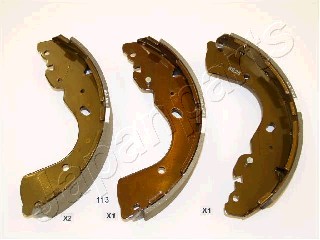 gf113af Колодки торм_ бараб_ Navara (D40) 2_5dCi (05-)
